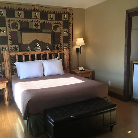 Glacier Basecamp Lodge-2